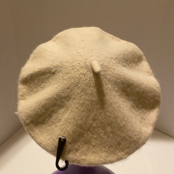Wool Beret - Picture 2 of 12